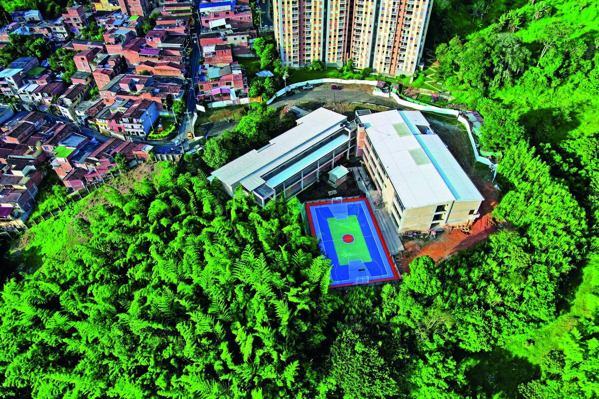 Institución Educativa Alejandro Vélez Barrientos en Envigado, Antioquia